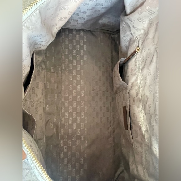 Michael Kors XL Weekender Duffle Bag - Picture 3 of 3